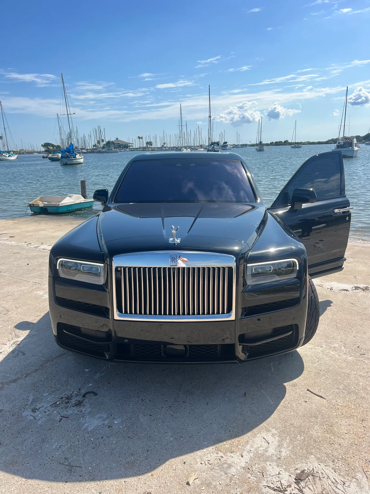 Rolls-Royce Cullinan reference photograph, view 2